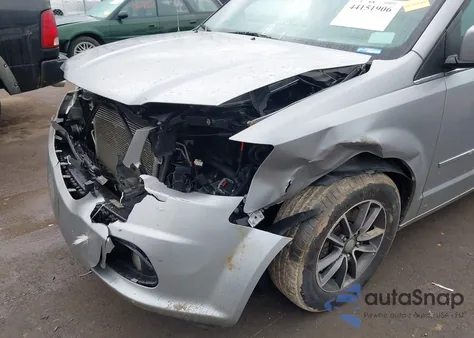 2017 Dodge Grand Caravan Sxt z USA, uszkodzony, nr VIN 2C4RDGCG4HR789204